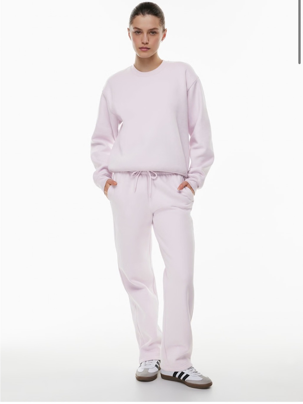 Aritzia TNA boyfriend Cozy Fleece Boyfriend
Fit sweatsuits.